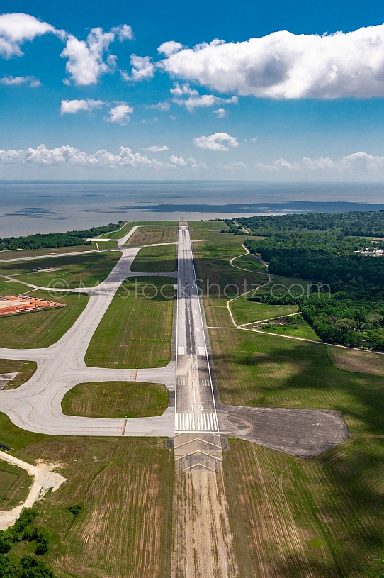 Final approach for Runway 14 at Brookley